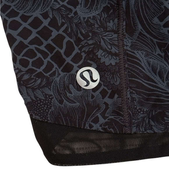 Lululemon Miles Ahead Shorts - Picture 4 of 5